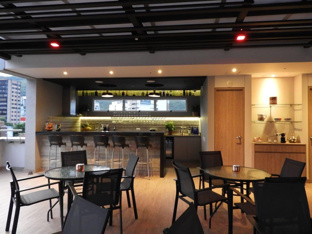 Park V Hotel & Suites Cali Extérieur photo